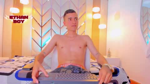 Snapshot of ethan_boy_ chatting on February 16, 9:22 pm Ethan online show from February 16, 9:22 pm