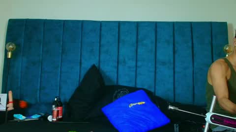 ethan  online show from April 2, 3:48 am