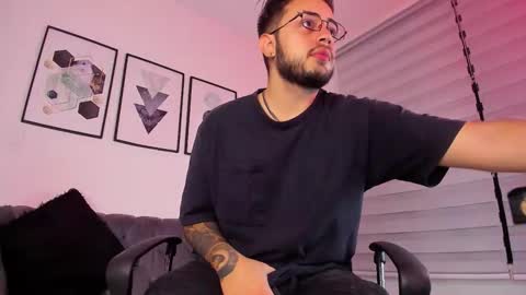 Snapshot of ethan_greacee chatting on February 21, 12:06 pm ethan_greacee online show from February 21, 12:06 pm