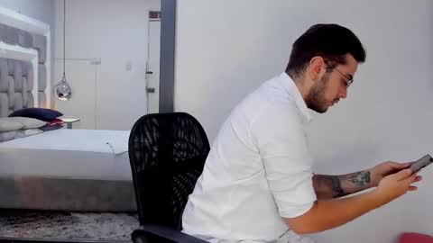 ethan_greys online show from January 11, 11:21 pm