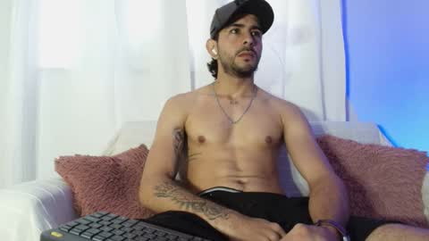 Ethan Muller online show from March 4, 11:49 am