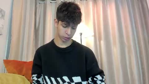 Snapshot of ethan_qop chatting on June 18, 11:14 am Ethan online show from June 18, 11:14 am