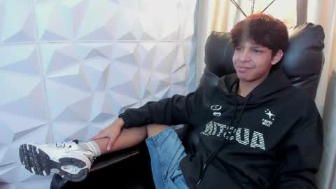 Snapshot of ethan_qop chatting on July 18, 12:09 pm Ethan online show from July 18, 12:09 pm