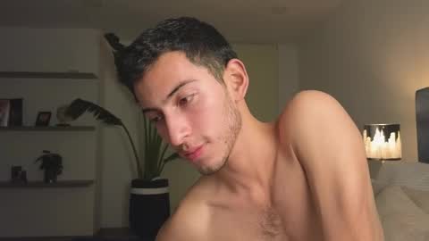 Snapshot of ethan_skiny_ chatting on March 12, 1:58 am Joan online show from March 12, 1:58 am