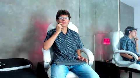Snapshot of ethan_todd chatting on May 19, 3:24 am ethan_todd online show from May 19, 3:24 am