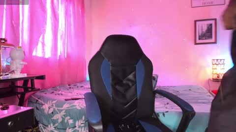 ethan travis online show from April 12, 9:31 pm