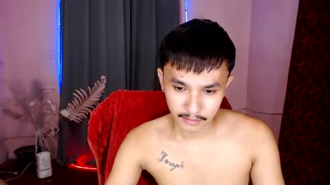 Snapshot of ethan_uwuxx chatting on January 8, 5:37 pm DAVE online show from January 8, 5:37 pm