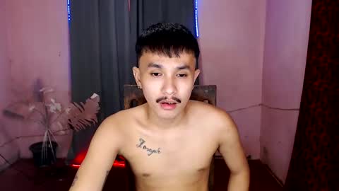 Snapshot of ethan_uwuxx chatting on January 21, 9:35 am DAVE online show from January 21, 9:35 am