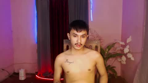 Snapshot of ethan_uwuxx chatting on February 12, 6:40 pm DAVE online show from February 12, 6:40 pm