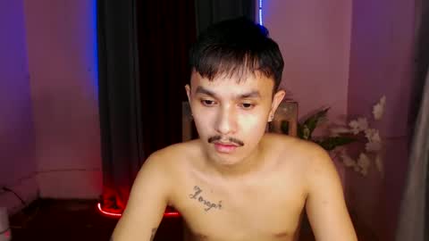 Snapshot of ethan_uwuxx chatting on February 14, 7:33 pm DAVE online show from February 14, 7:33 pm