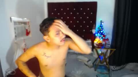 Snapshot of ethan_uwuxx chatting on November 15, 6:55 am DAVE online show from November 15, 6:55 am