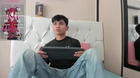 Snapshot of ethan_westt chatting on September 11, 8:31 pm Ethan online show from September 11, 8:31 pm