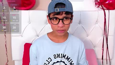 Snapshot of ethan_westt chatting on February 16, 8:16 pm Ethan online show from February 16, 8:16 pm