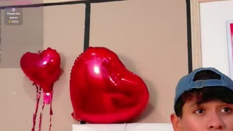 Snapshot of ethan_westt chatting on February 19, 8:38 pm Ethan online show from February 19, 8:38 pm