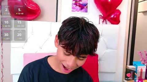 Snapshot of ethan_westt chatting on February 20, 8:53 pm Ethan online show from February 20, 8:53 pm