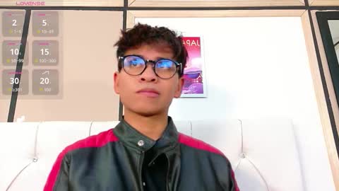 Snapshot of ethan_westt chatting on March 18, 8:56 pm Ethan online show from March 18, 8:56 pm