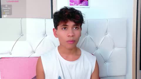 Snapshot of ethan_westt chatting on March 25, 8:48 pm Ethan online show from March 25, 8:48 pm
