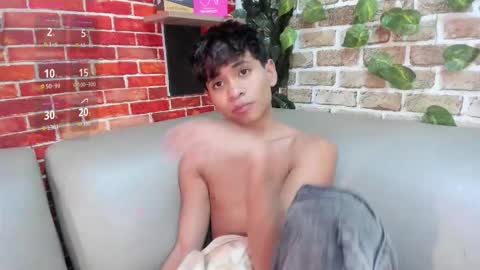 Snapshot of ethan_westt chatting on March 26, 9:42 pm Ethan online show from March 26, 9:42 pm