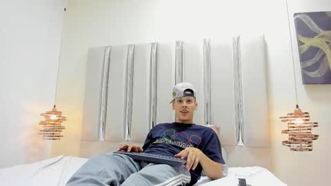 Mauricio Marin Antia online show from March 2, 5:19 am