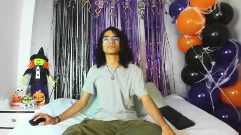 ethanblackwoodd online show from October 26, 10:25 pm