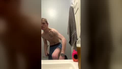 Snapshot of ethanbmx2001 chatting on February 27, 5:40 am ethanbmx2001 online show from February 27, 5:40 am