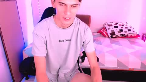 Snapshot of ethancoleeman chatting on September 9, 1:21 pm EthanColeeman online show from September 9, 1:21 pm