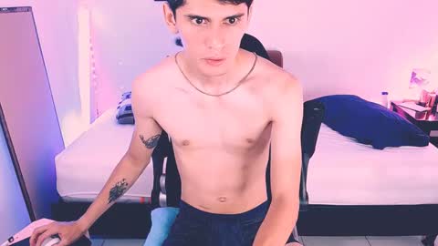 Snapshot of ethancoleeman chatting on September 16, 1:34 pm EthanColeeman online show from September 16, 1:34 pm