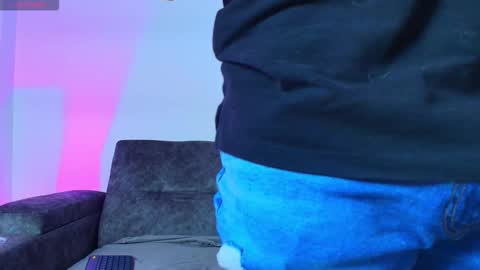 ethanconnor_ online show from March 24, 12:21 pm