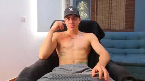 Snapshot of ethangreey1 chatting on May 5, 1:52 pm ethangreey1 online show from May 5, 1:52 pm