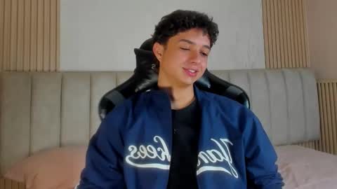 ethanlowell online show from March 4, 5:13 am