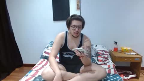 ethan and eve online show from December 4, 3:49 am