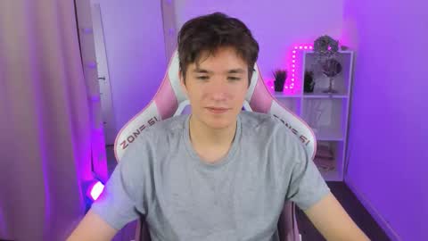 Snapshot of ethansinful chatting on September 17, 5:53 am Ethan online show from September 17, 5:53 am