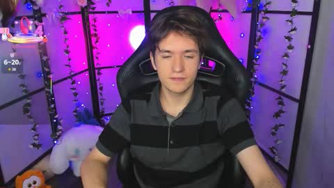 Snapshot of ethansinful chatting on September 26, 5:44 am Ethan online show from September 26, 5:44 am