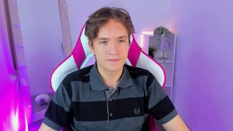 Snapshot of ethansinful chatting on October 2, 9:11 pm Ethan online show from October 2, 9:11 pm