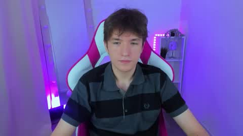 Snapshot of ethansinful chatting on October 8, 9:01 pm Ethan online show from October 8, 9:01 pm