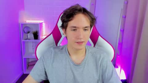 Snapshot of ethansinful chatting on November 5, 12:49 pm Ethan online show from November 5, 12:49 pm