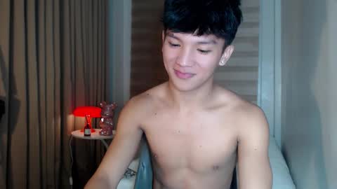 Snapshot of etherealboytoy4hire chatting on February 17, 3:29 pm Rey online show from February 17, 3:29 pm