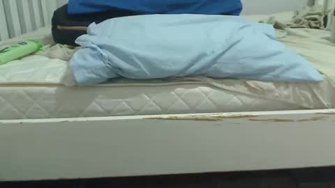 Snapshot of etswah420 chatting on March 2, 7:59 am etswah420 online show from March 2, 7:59 am