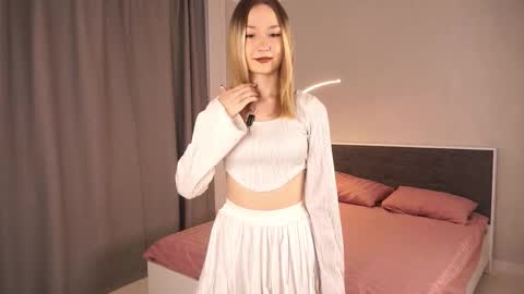 Snapshot of ettaprada chatting on November 11, 5:40 am Riley online show from November 11, 5:40 am