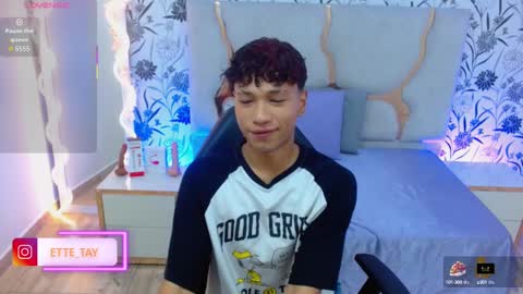 Snapshot of ette_tay chatting on September 13, 3:17 am ette online show from September 13, 3:17 am