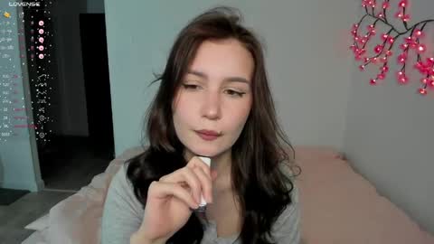 Snapshot of eumomino chatting on April 21, 9:06 pm Veronica Tiia Lilith left to right online show from April 21, 9:06 pm