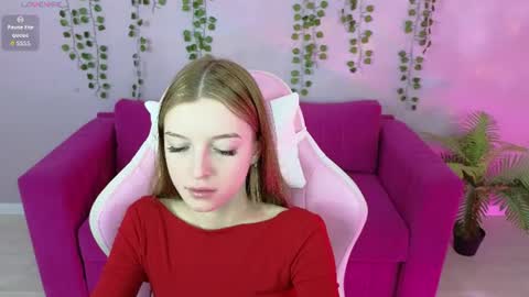 Snapshot of eva__thompson chatting on June 11, 2:53 am Eva online show from June 11, 2:53 am