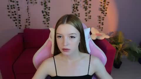 Snapshot of eva__thompson chatting on June 25, 2:55 am Eva online show from June 25, 2:55 am