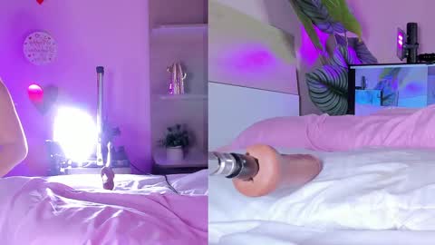 Snapshot of eva_blondee chatting on February 14, 5:25 pm Eva online show from February 14, 5:25 pm