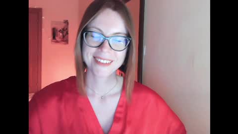 Snapshot of eva_cutesmile chatting on May 27, 7:33 pm Eva online show from May 27, 7:33 pm