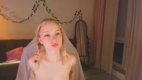 Eva Davis online show from October 29, 2:25 am