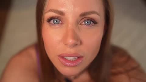 Snapshot of eva_fashionista chatting on June 13, 8:40 pm Eva online show from June 13, 8:40 pm