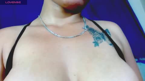 Snapshot of eva_hoot1 chatting on April 29, 8:26 pm EVA online show from April 29, 8:26 pm