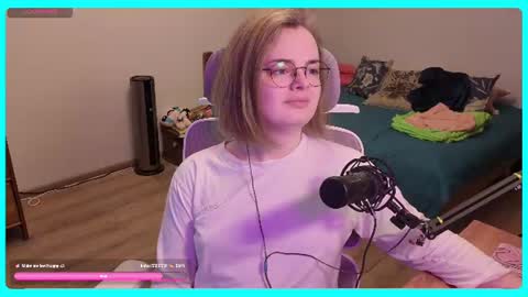 Snapshot of eva_katt chatting on July 27, 12:23 pm Gamer Katt online show from July 27, 12:23 pm