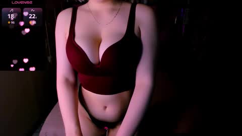 Snapshot of eva_lawrence chatting on February 22, 8:40 pm Eva online show from February 22, 8:40 pm